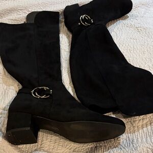 Elegant Black Knee-High Boots Size 11M